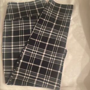 Plaid Black and White SUAVE Leggings, Size L